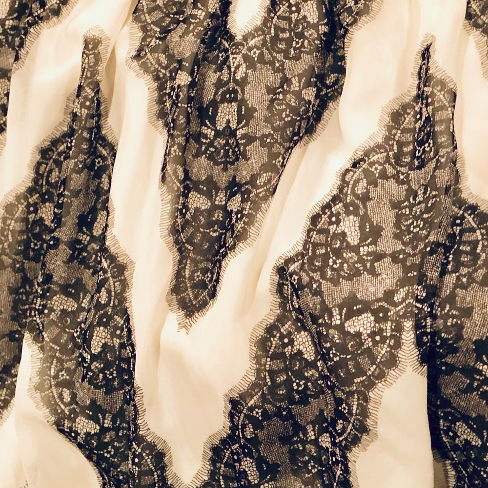 Maurices Chiffon Skirt White & Black Chevron NWT - Picture 6 of 8